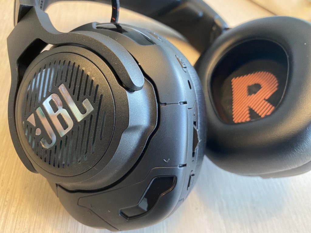  JBL Quantum One